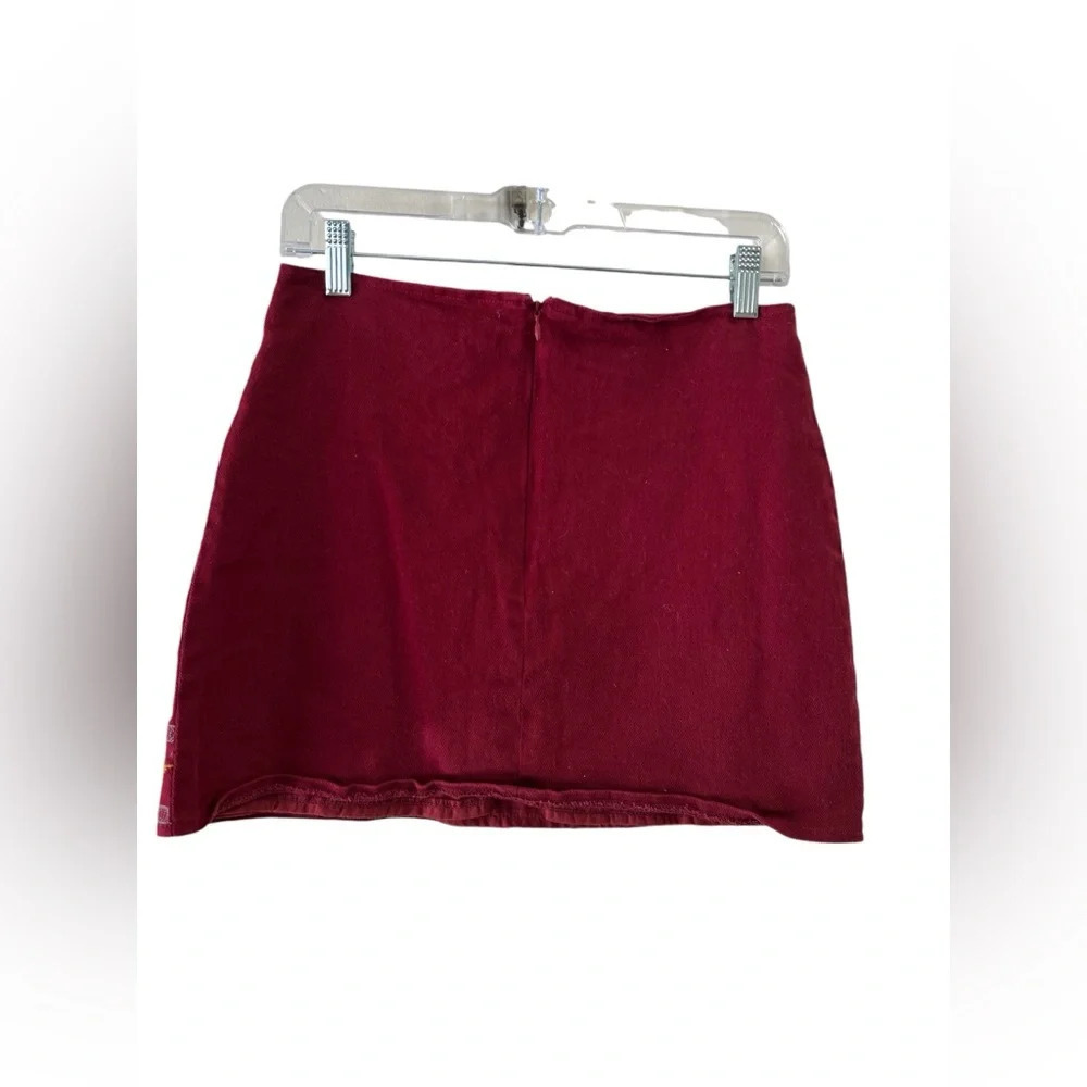Red embroiderers floral mini skirt - Picture 3 of 4